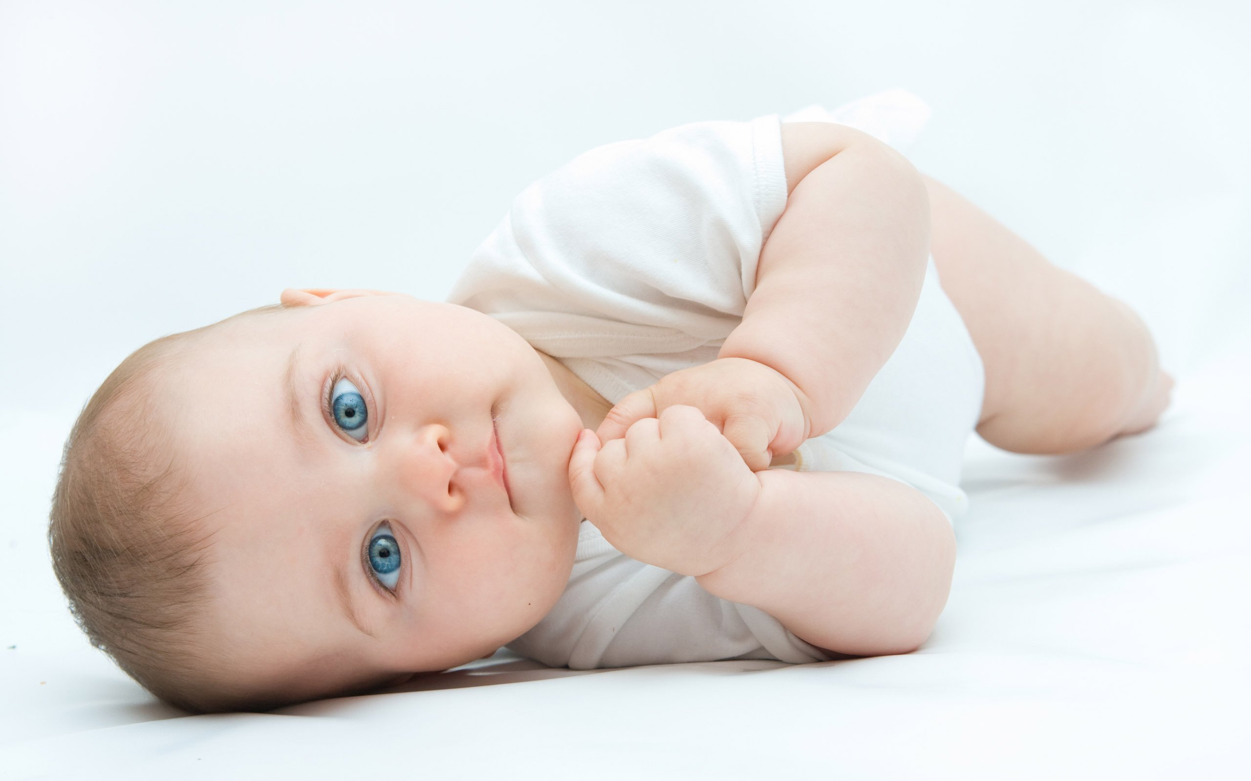 捐卵自怀捐卵女孩面对宝宝的耳屎该如何清理？